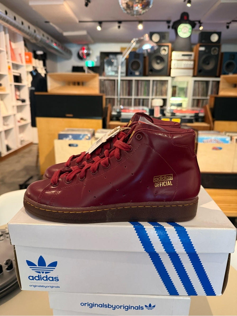 ADIDAS ORIGINALS DAVID BECKHAM OFFICIAL MID HI JAMES BOND UNDEFEATED G05784